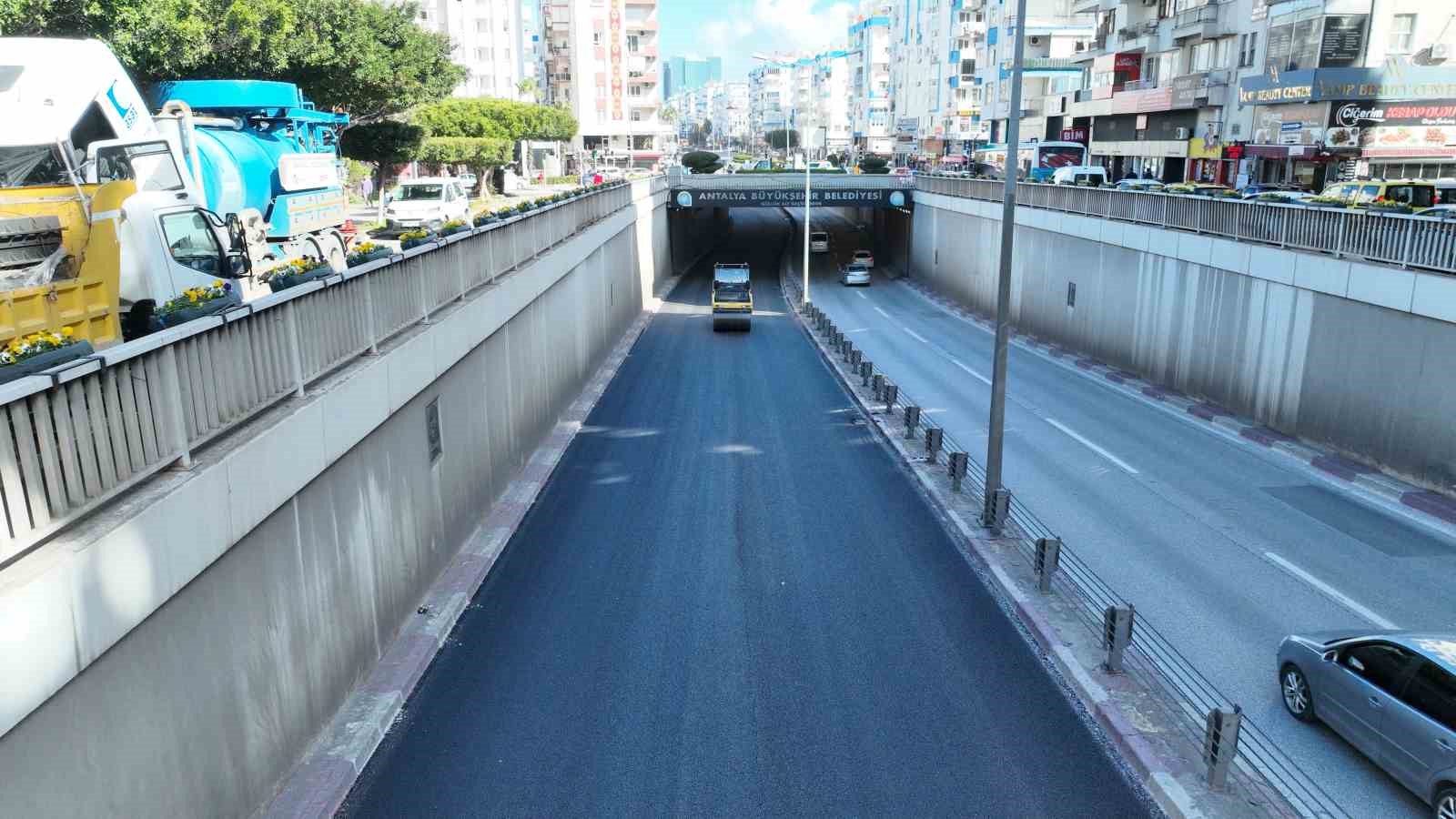 100. Yıl Bulvarı&rsquo;nda altı etaplı &ccedil;alışmanın &uuml;&ccedil;&uuml;nc&uuml; etabı tamamlandı
