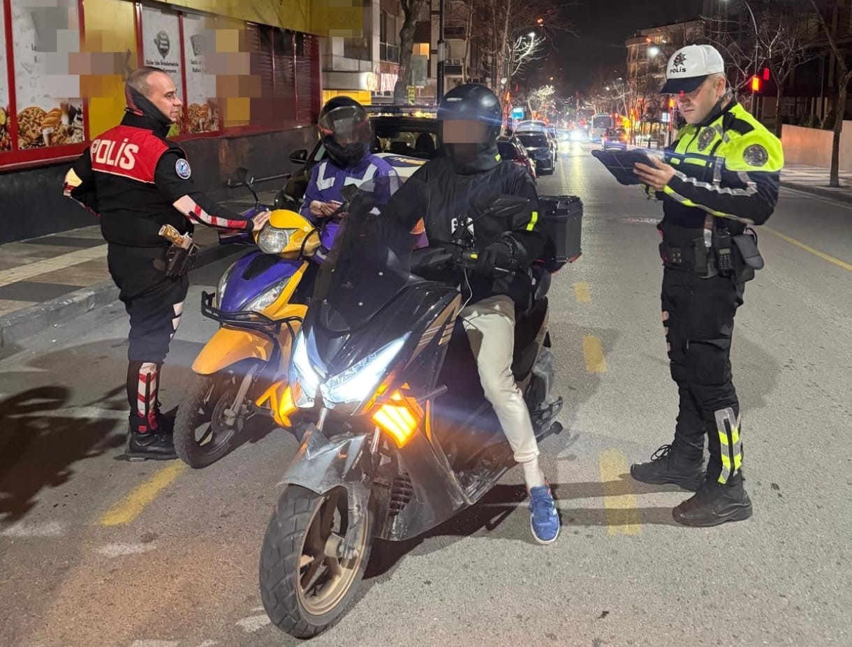 Manisa&rsquo;da 54 motosiklet trafikten men edildi
