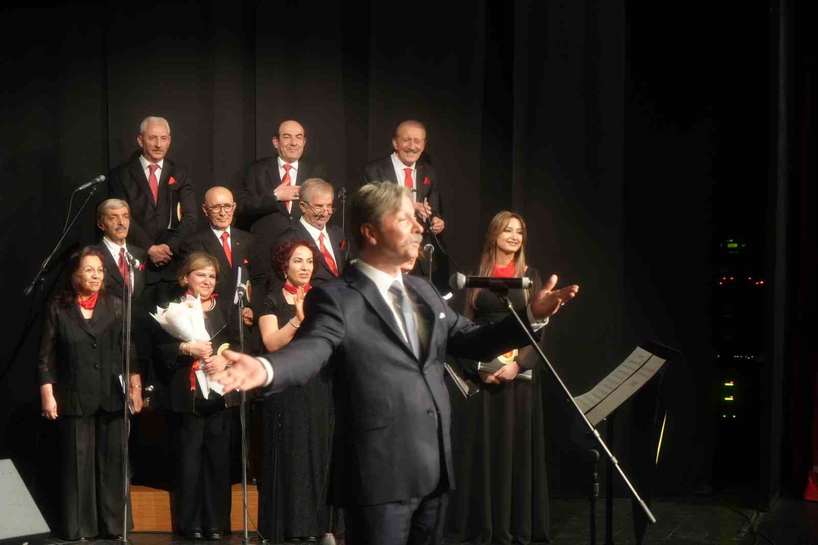 Muhayyerkürdi şarkılarla mest ettiler