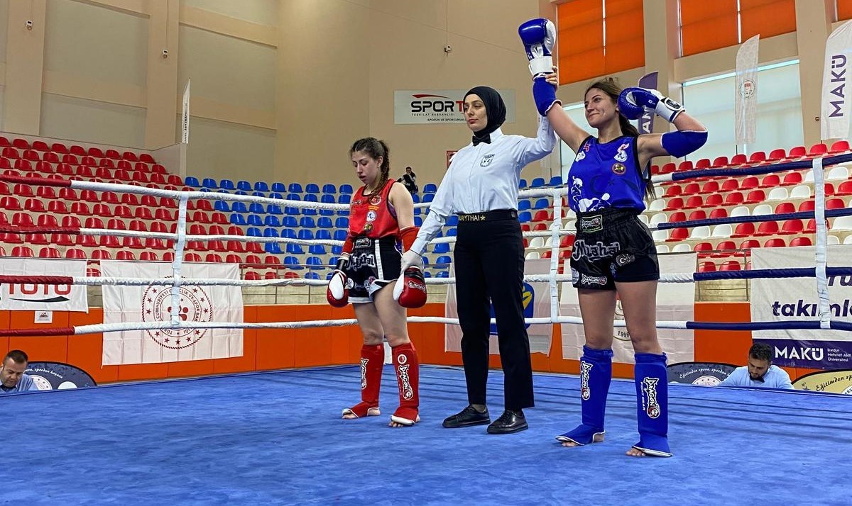 &Uuml;niversiteler arası Muaythai Şampiyonasında Manisalı sporculardan 3 madalya
