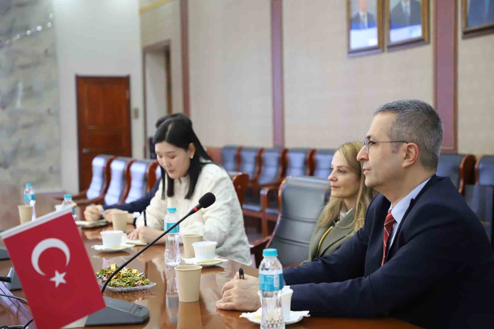 Yunus Emre Enstit&uuml;s&uuml; ile Moğolistan Devlet &Uuml;niversitesi arasında mutabakat zaptı imzalandı
