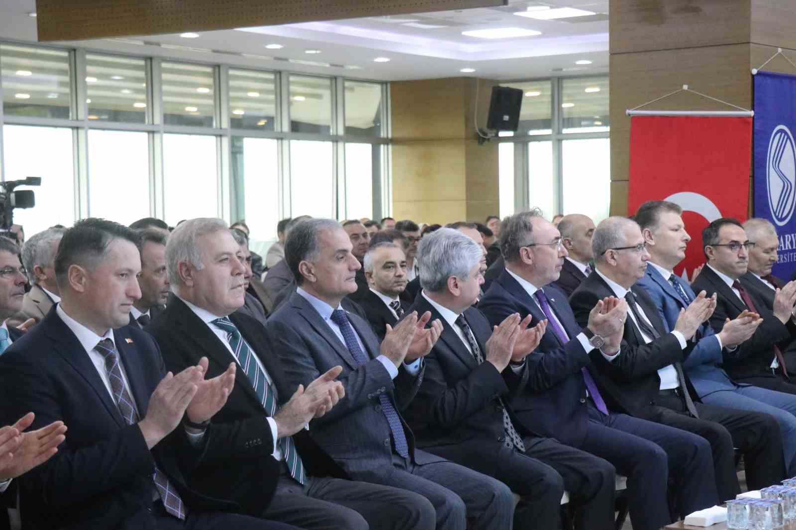 Sapanca G&ouml;l&uuml;&rsquo;n&uuml;n geleceği akademik &ccedil;alıştayda masaya yatırıldı
