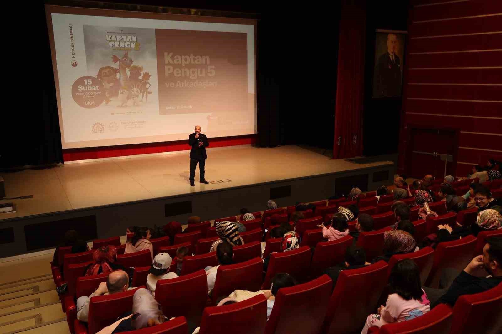 Gebze Belediye Başkanı Büyükgöz, çocuklarla bir araya geldi