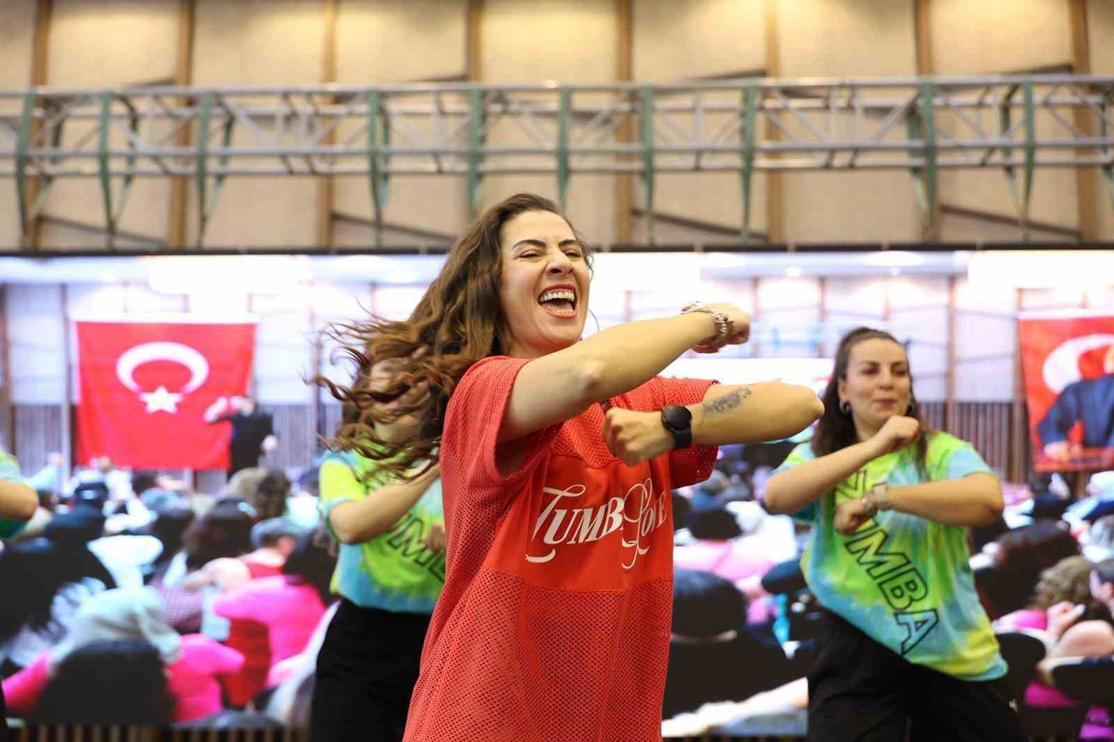 Merkezefendi&rsquo;de dans ve spor tutkunları bir araya geldi
