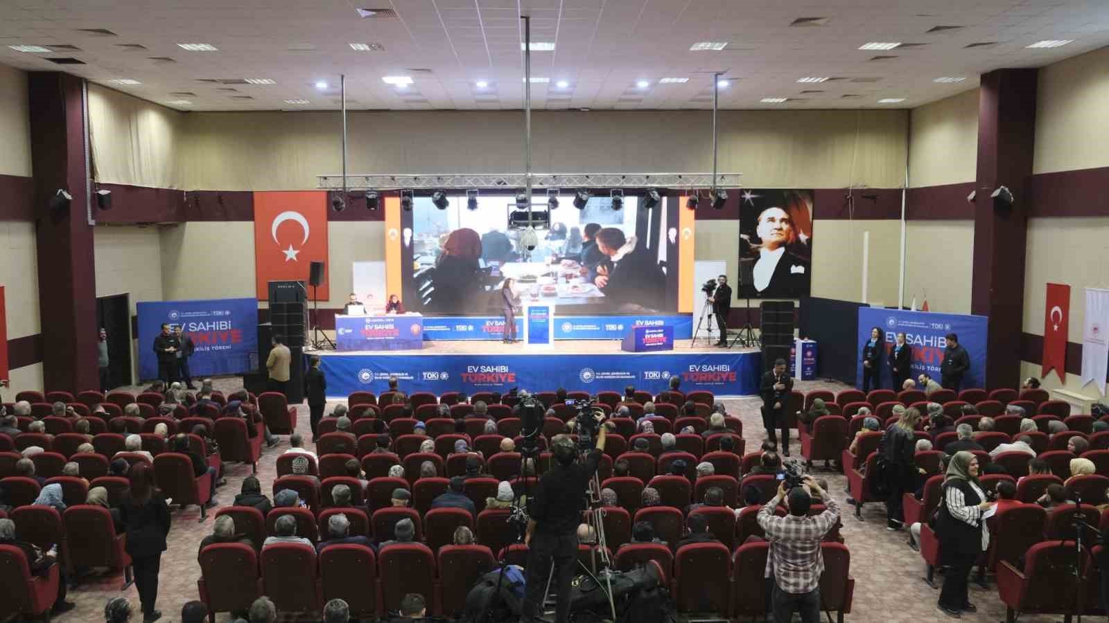 Yüzyılın Konut Projesi’nde Karaman’da bin 550 hak sahibi kura ile belirlendi