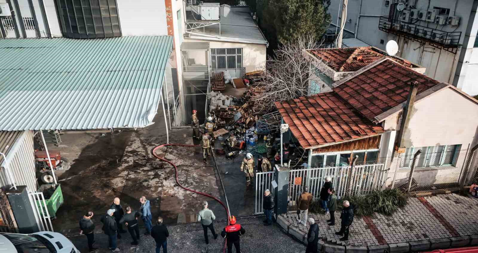 İzmir’de fabrikada çıkan yangın söndürüldü