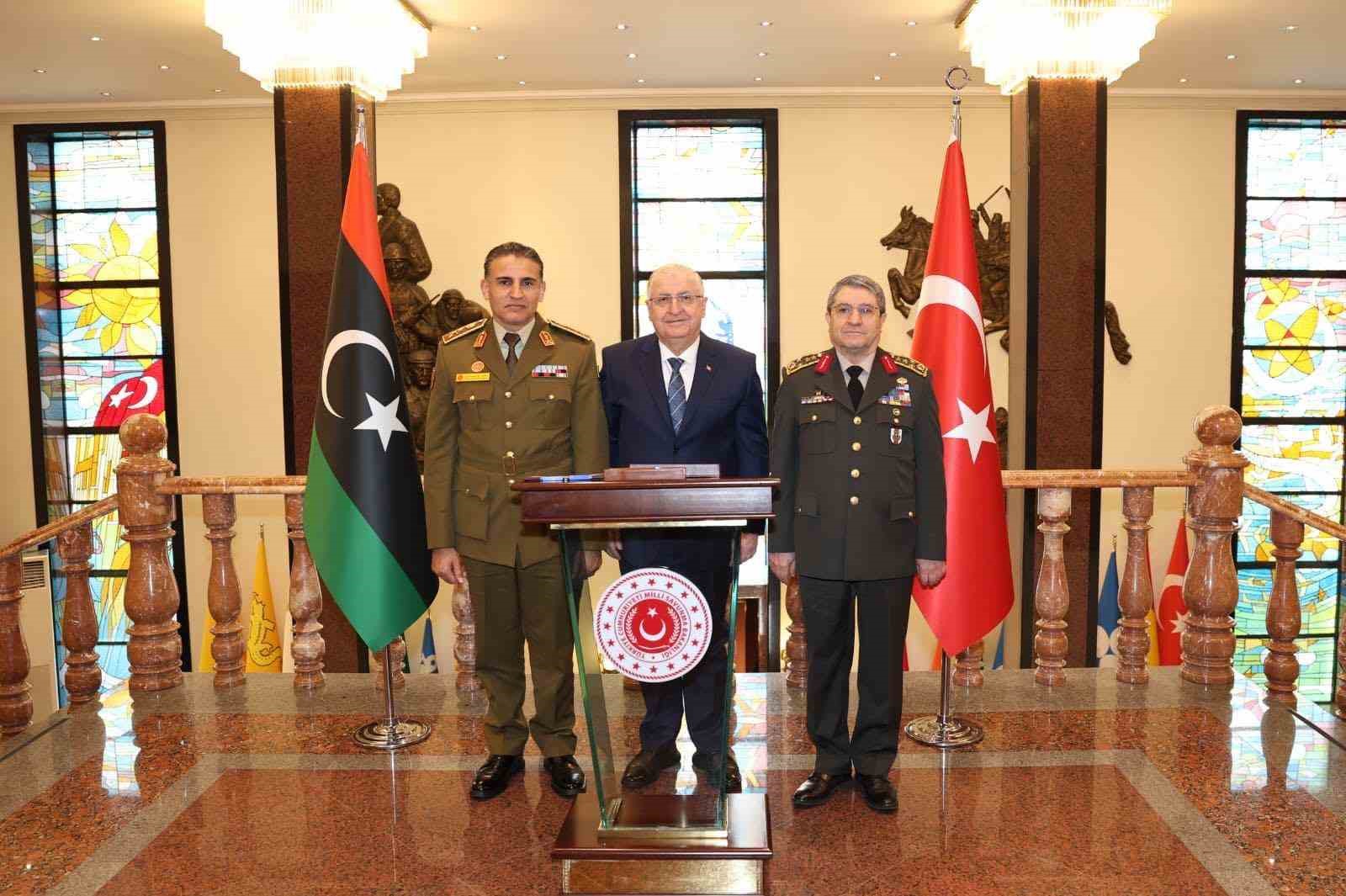 Bakan G&uuml;ler, Libya Genelkurmay Başkan Vekili Al-Namroush&rsquo;u kabul etti
