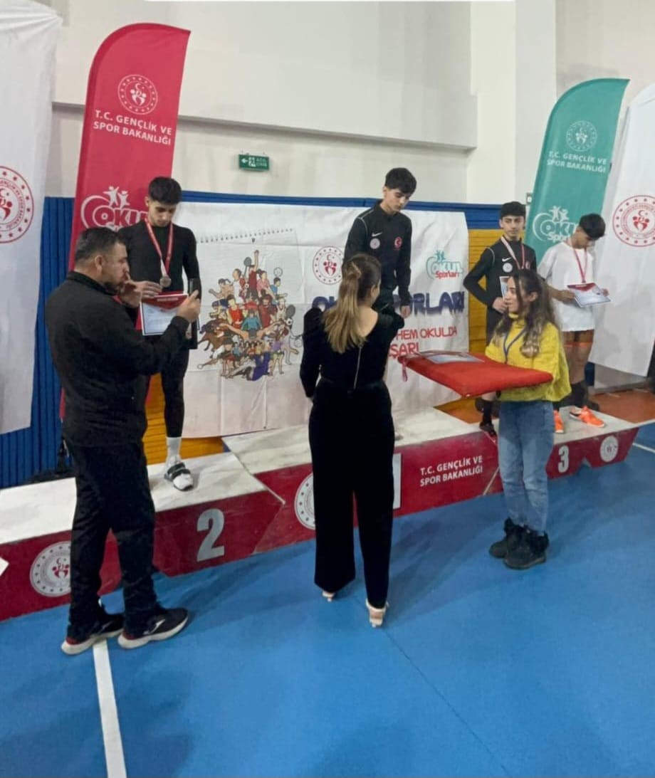 Ağrı Spor Lisesi &ouml;ğrencilerinden T&uuml;rkiye şampiyonasında başarı
