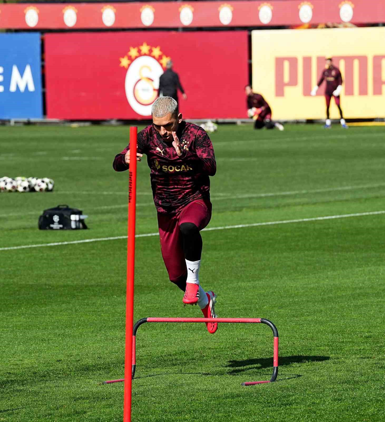 Galatasaray, Juventus ma&ccedil;ı hazırlıklarını tamamladı
