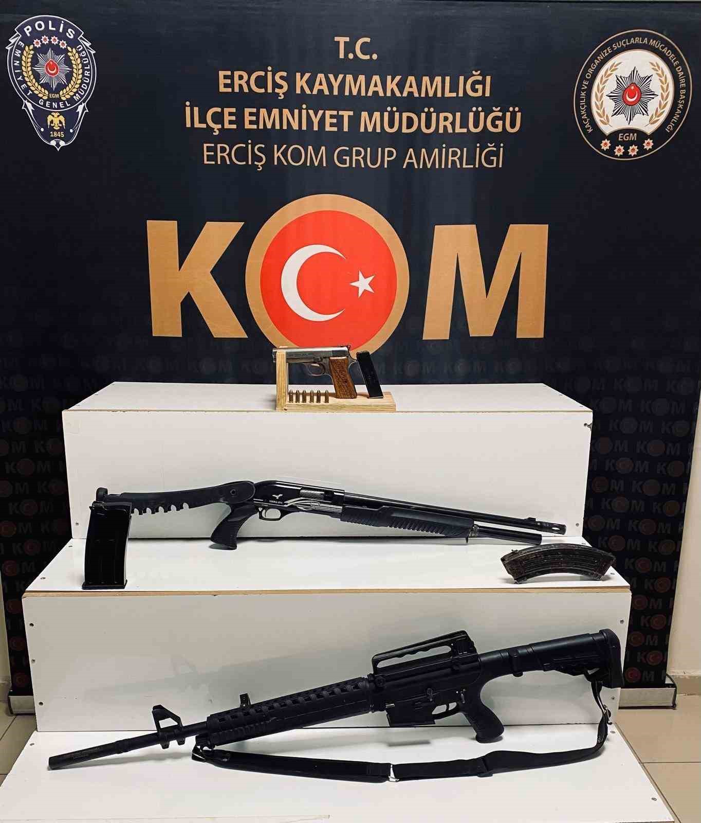 Erciş&rsquo;te ka&ccedil;ak&ccedil;ılık operasyonu
