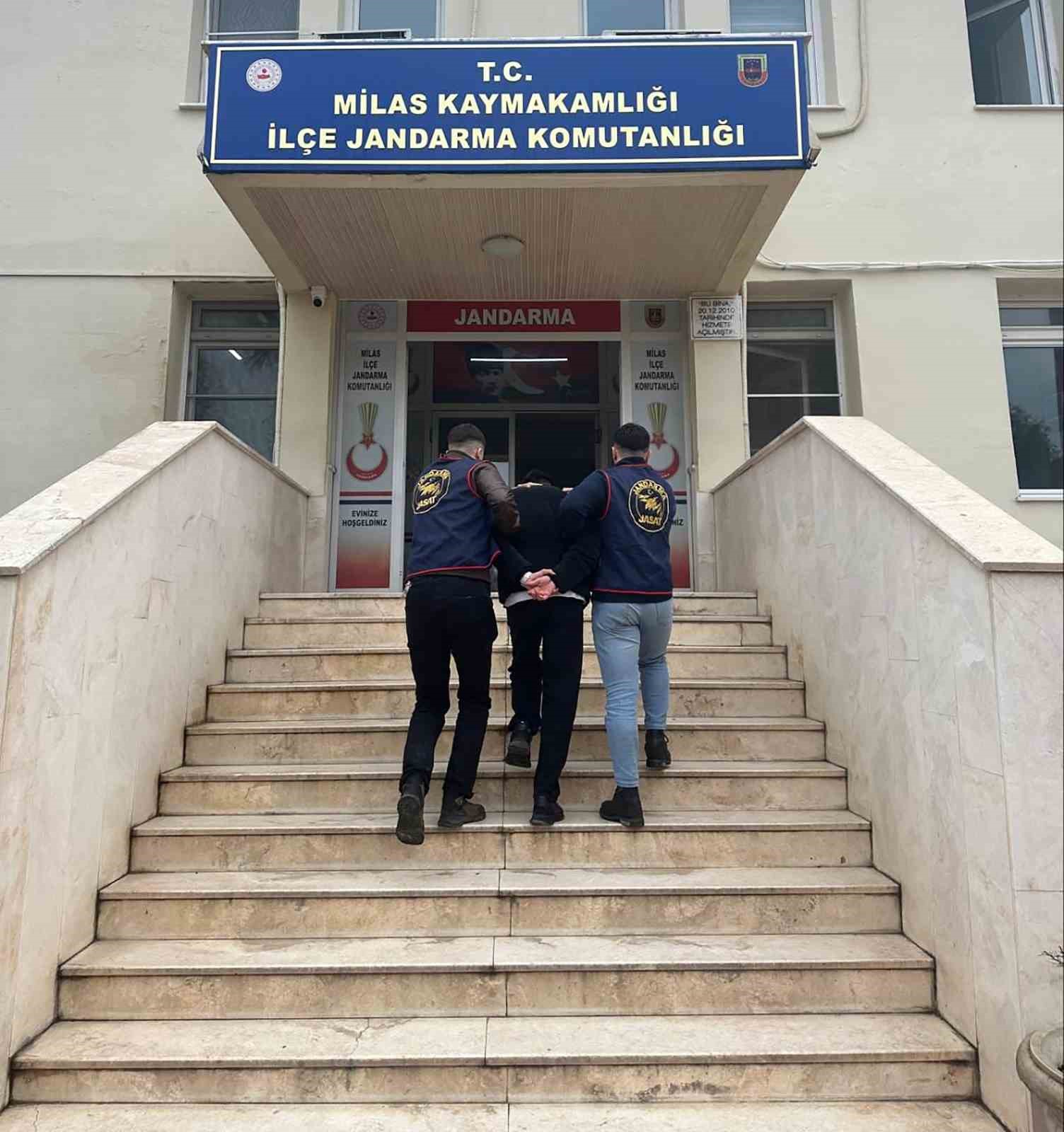 Jandarmanın uyuşturucu operasyonlarında 2 tutuklama