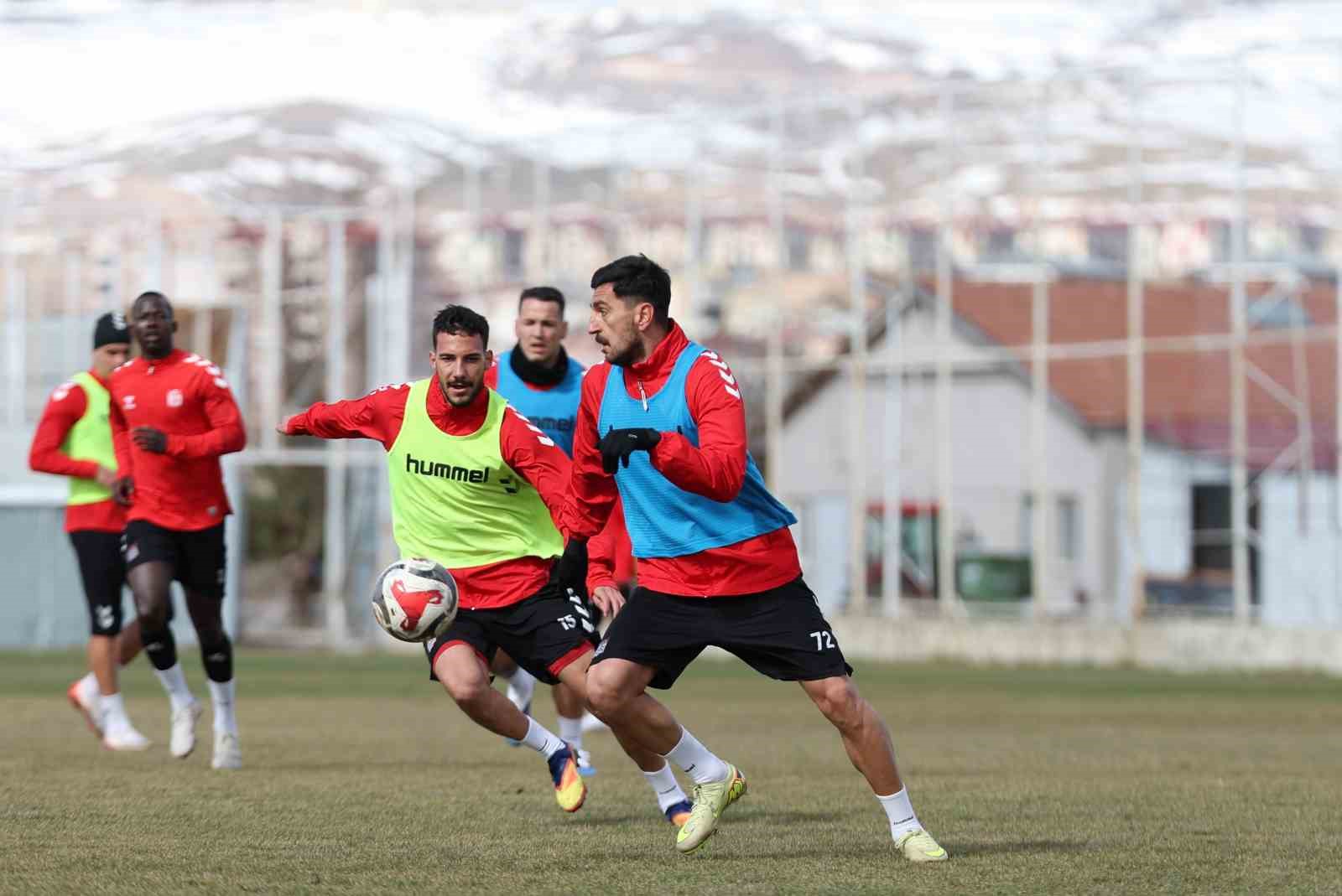 Sivasspor&rsquo;da Adana Demirspor hazırlıkları s&uuml;r&uuml;yor

