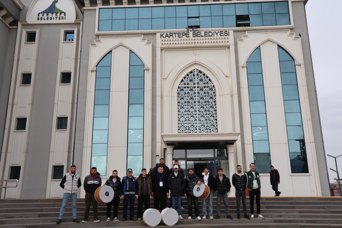 Kartepe’de Ramazan davulcularına görev kartı verildi