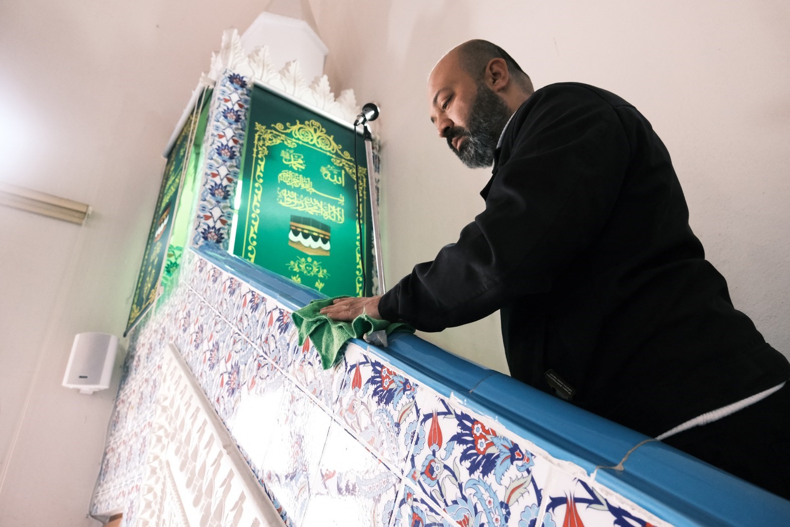 Yunusemre&rsquo;de ibadethaneler ramazana hazırlanıyor
