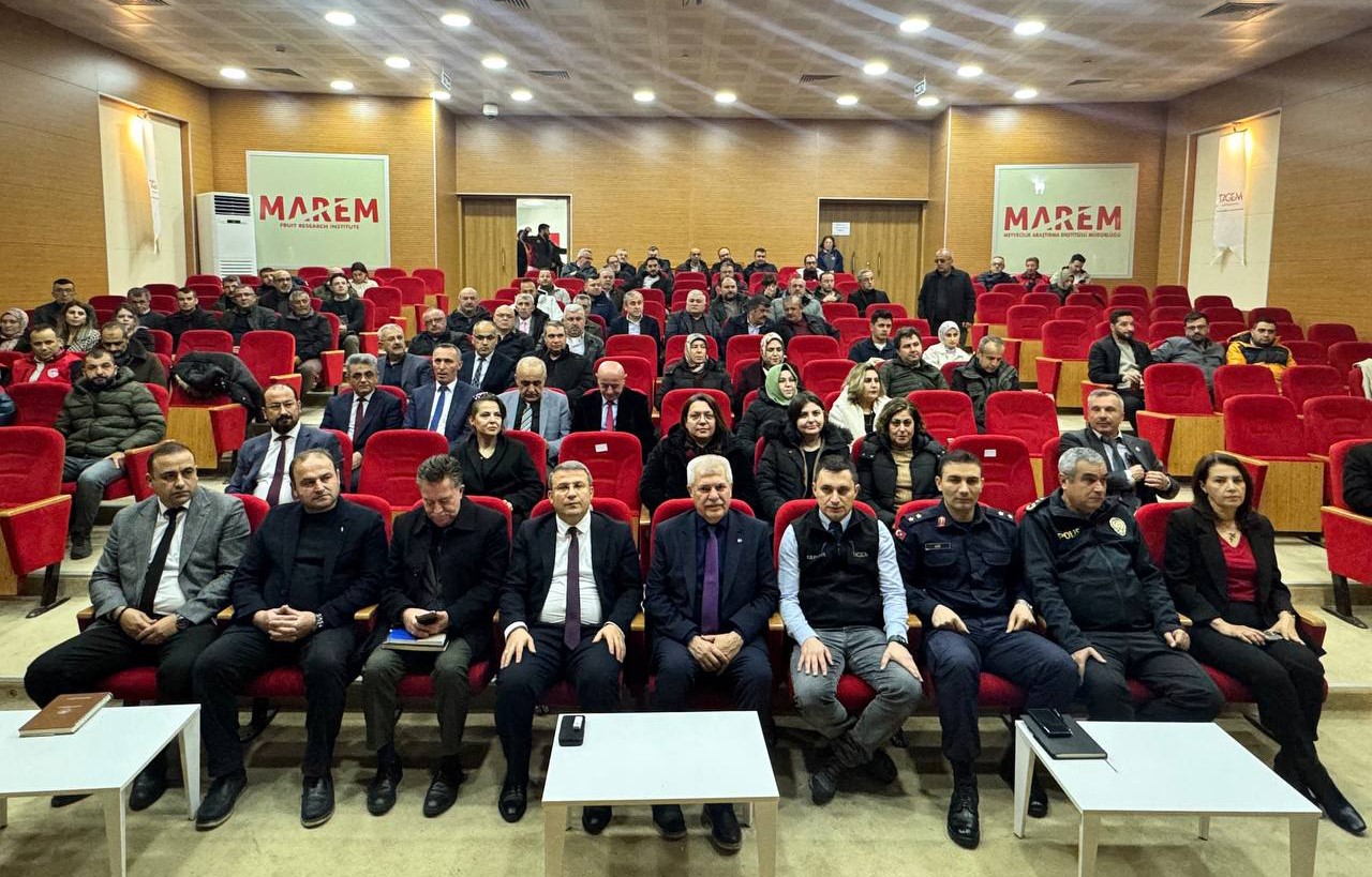 Eğirdir’de pestisit sebebiyle 233 ton elma imha edildi