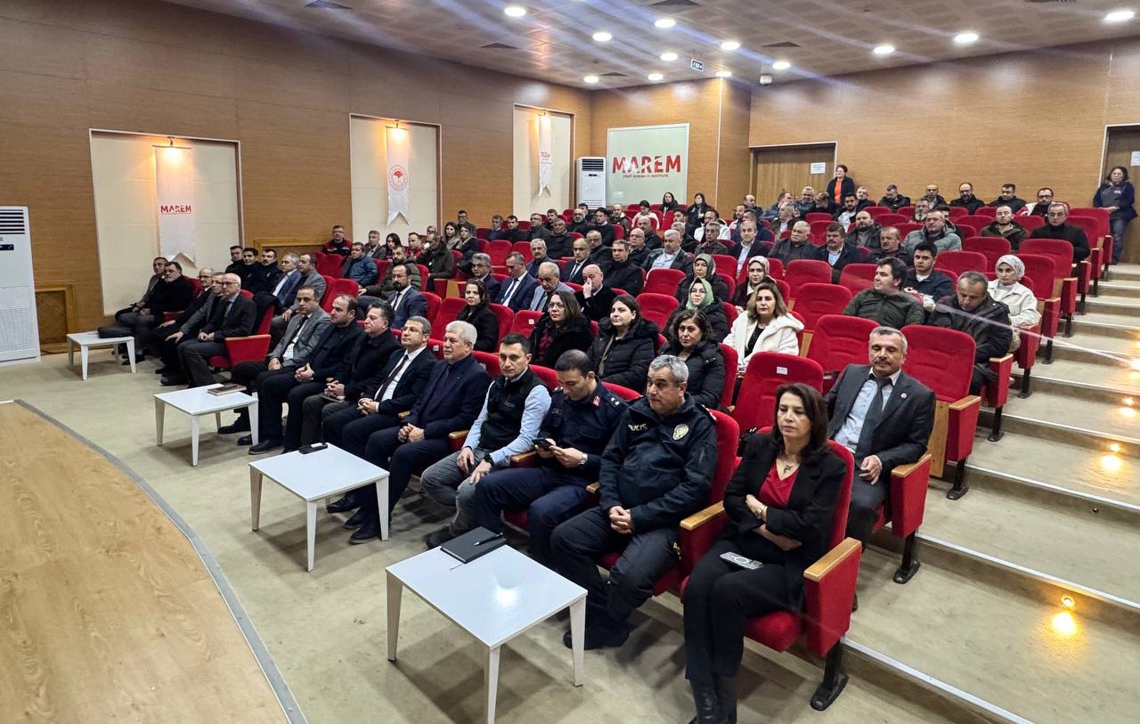 Eğirdir&rsquo;de pestisit sebebiyle 233 ton elma imha edildi
