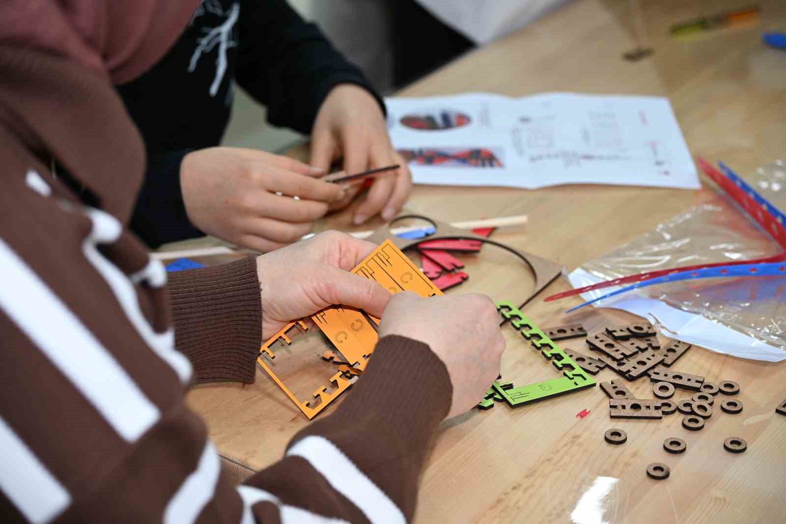 Bilim Demirci b&ouml;lgenin eğitim &uuml;ss&uuml; oldu
