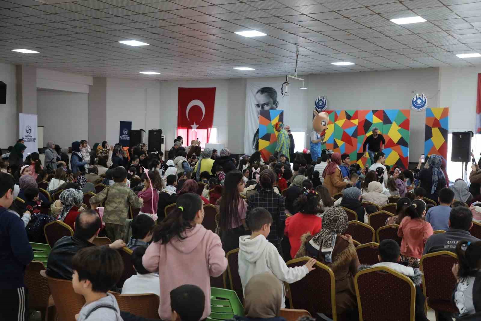 Yayladağı&rsquo;nda &ccedil;ocuk şenliği y&uuml;zleri g&uuml;ld&uuml;rd&uuml;
