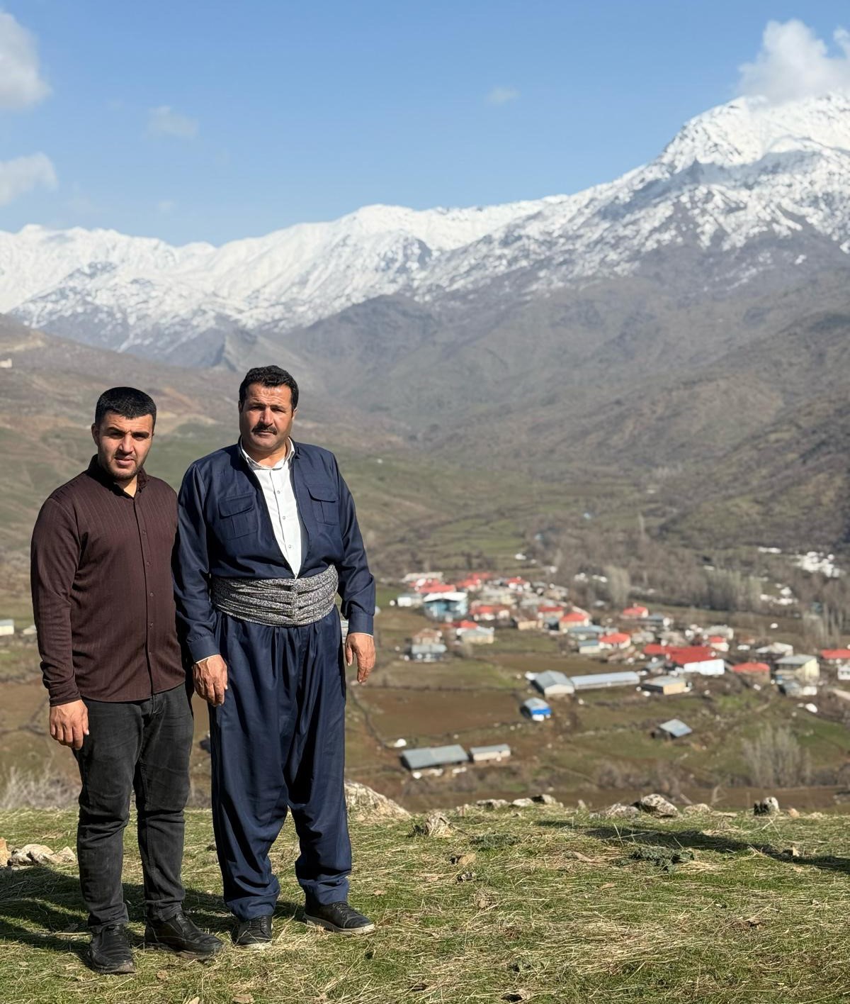 Derecik&rsquo;te sıcak havayı g&ouml;ren vatandaşlar piknik alanlarına akın etti
