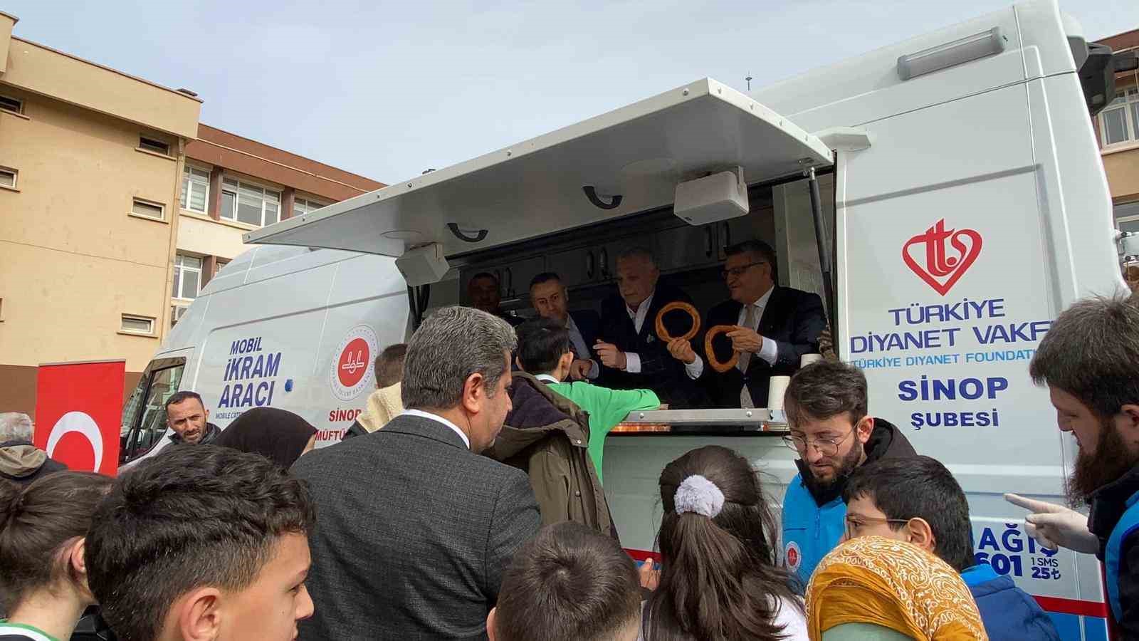 Sinop’ta hizmete giren Mobil İkram Aracı tanıtıldı