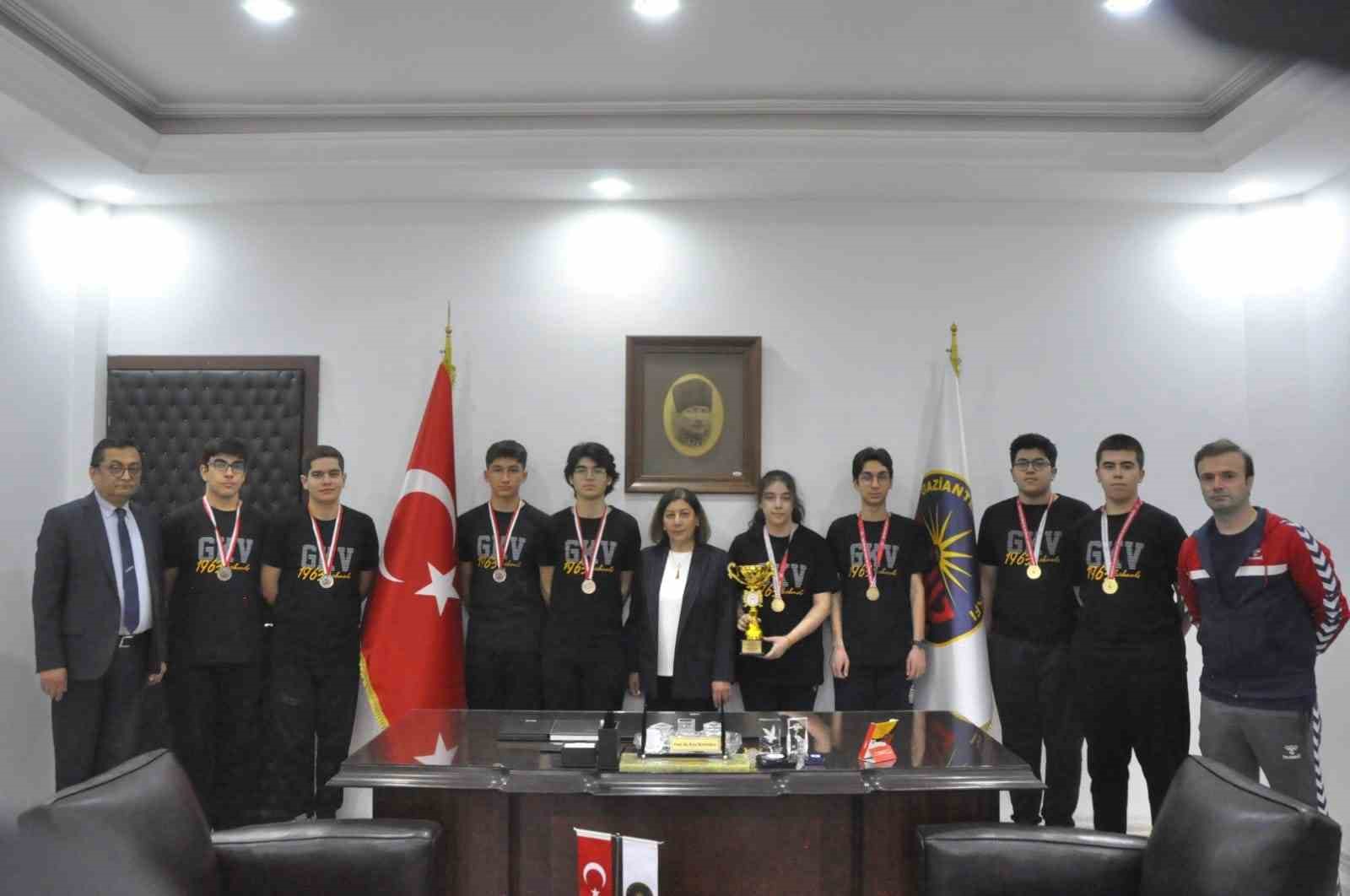 Satrançta Gaziantep’in hamle Şampiyonu GKV Özel Liseleri