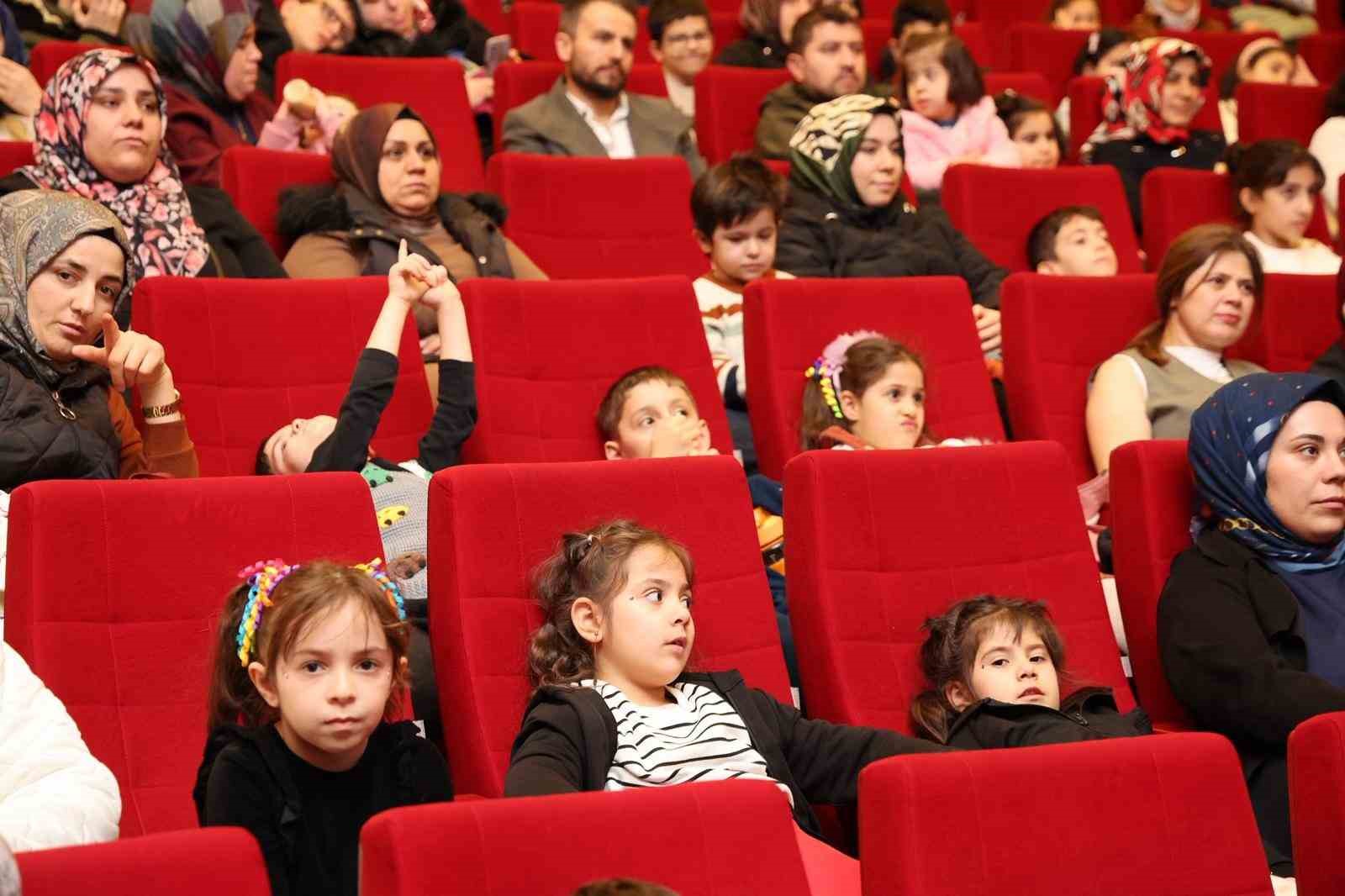 Gebze Belediye Başkanı B&uuml;y&uuml;kg&ouml;z, &ccedil;ocuklarla bir araya geldi
