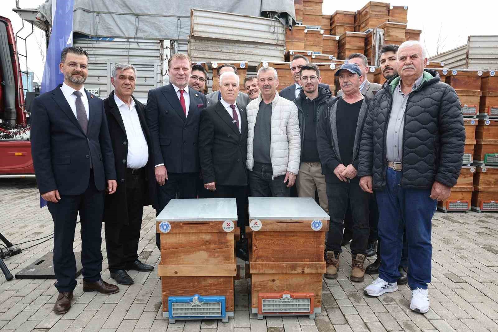 B&uuml;y&uuml;kşehir&rsquo;den arıcılara kovan desteği
