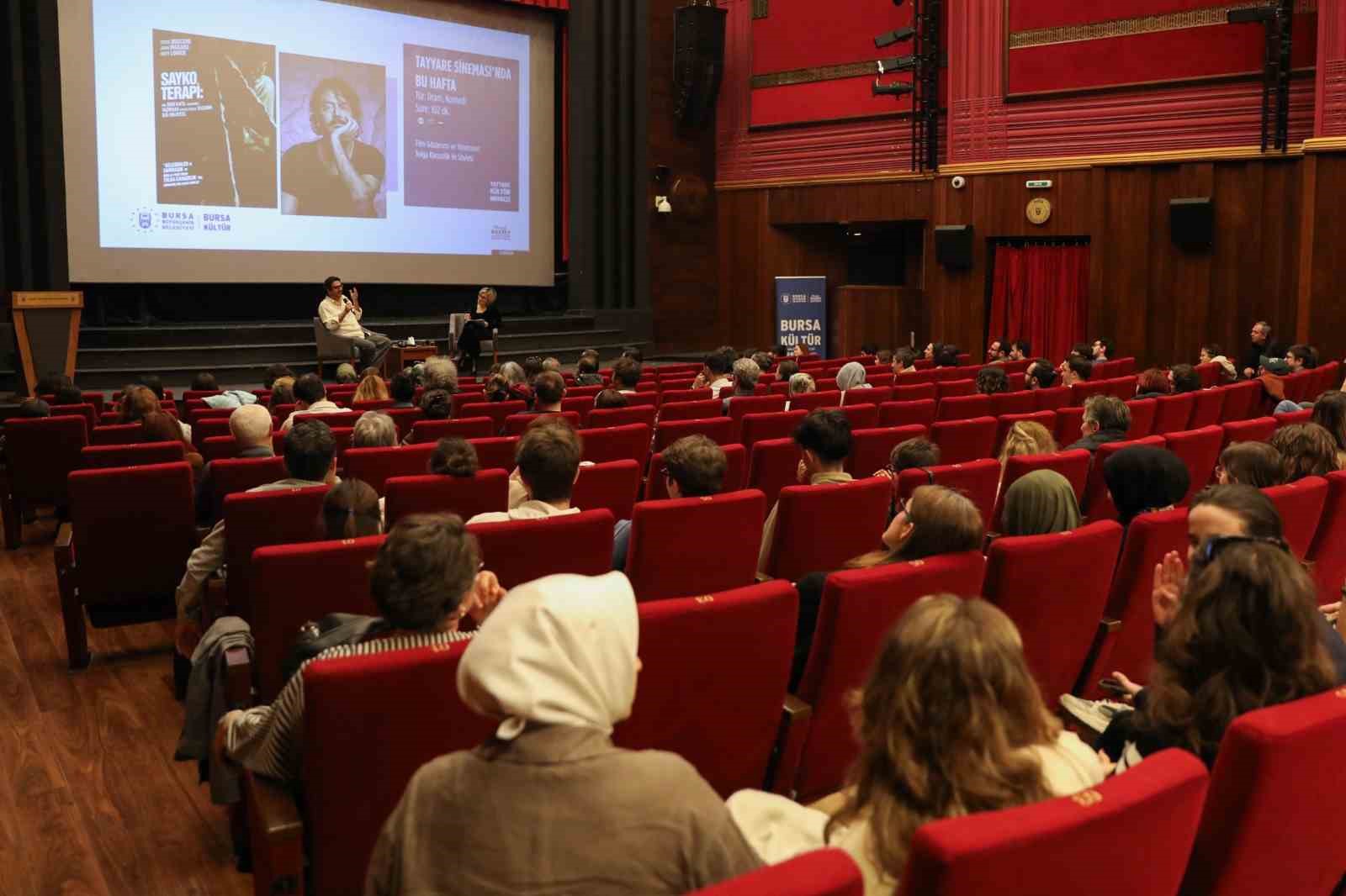 &Uuml;nl&uuml; y&ouml;netmen Kara&ccedil;elik&rsquo;in yeni filmi Bursalılarla buluştu
