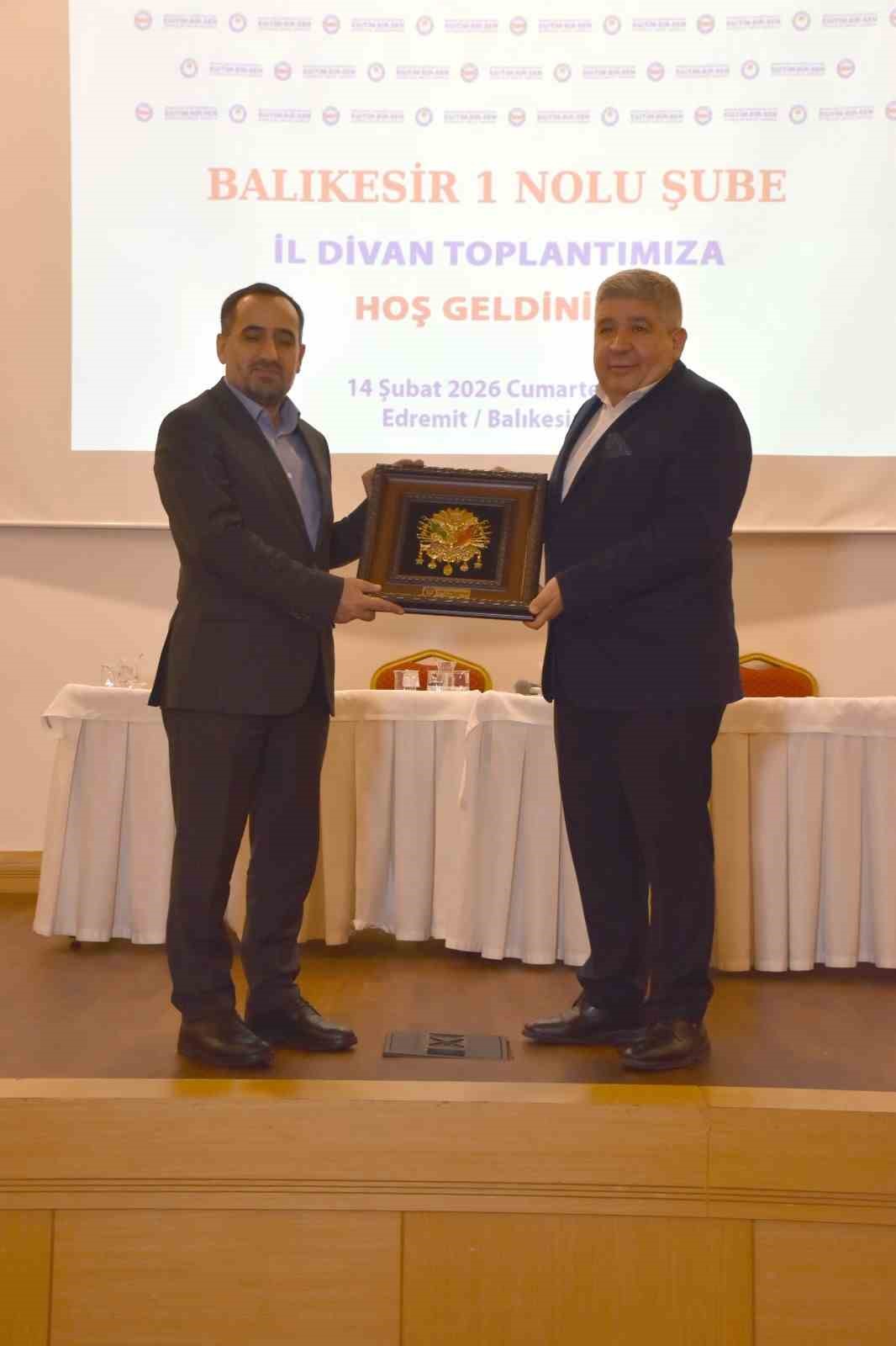 Başkan Ercan Kurter, meslek kanununa dikkat çekti