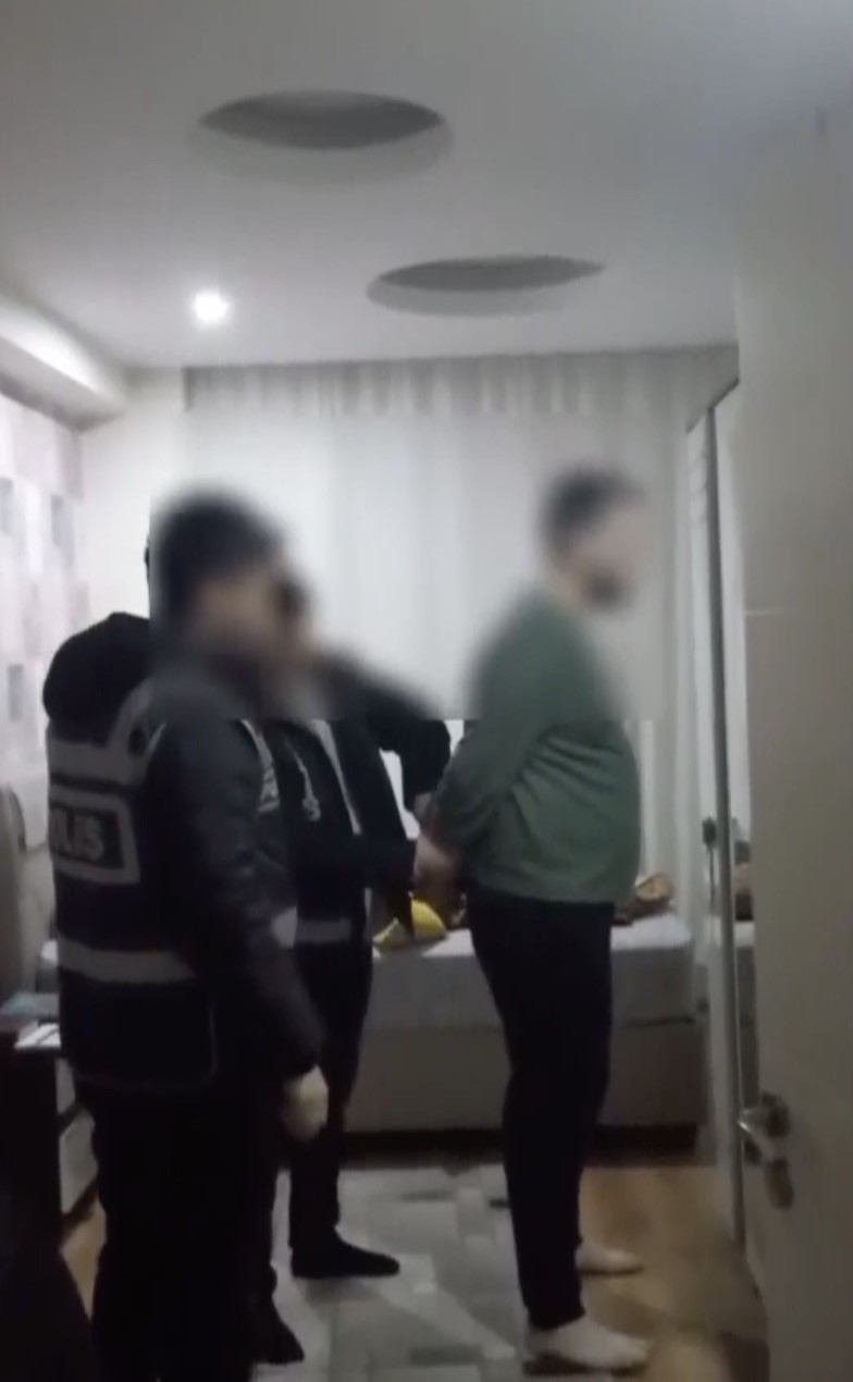 &Ccedil;orum merkezli dolandırıcılık operasyonunda 6 tutuklama
