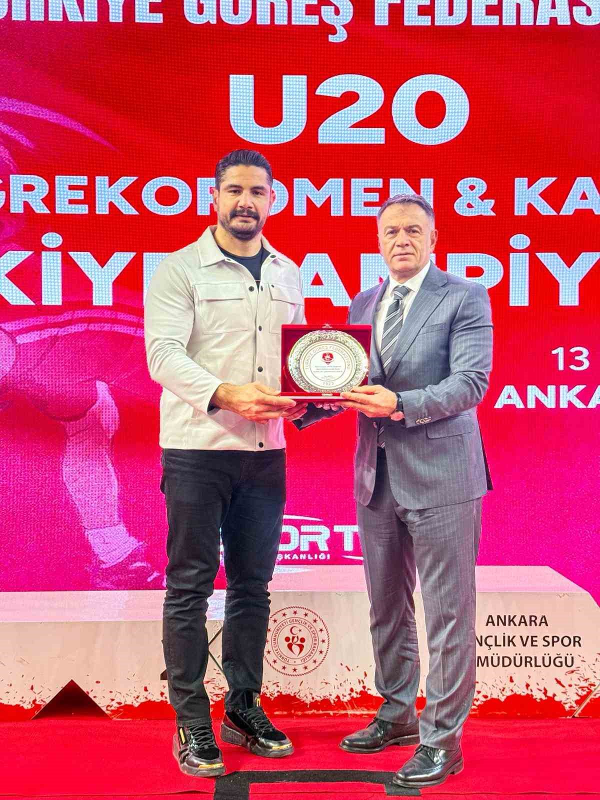 U20 Grekoromen G&uuml;reş T&uuml;rkiye Şampiyonası&rsquo;nda ikinci g&uuml;n tamamlandı
