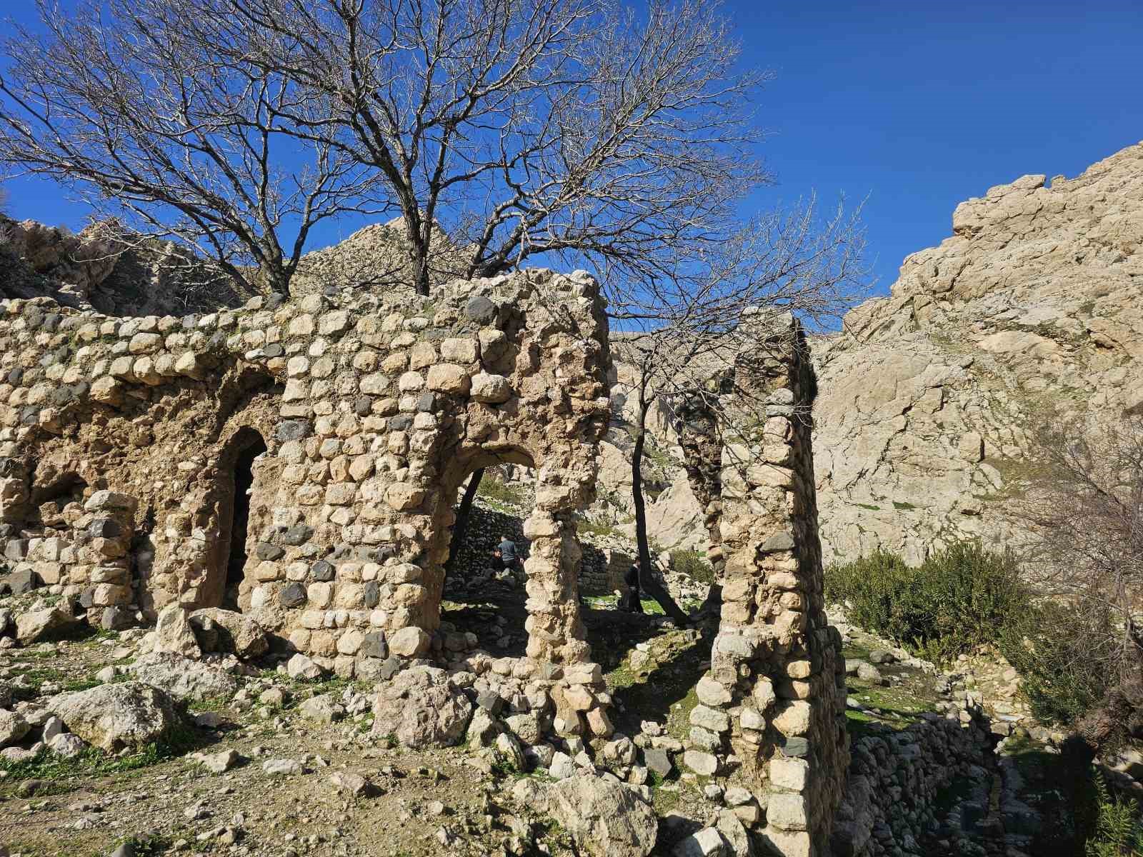 Tarihi medrese yok olma tehlikesiyle karşı karşıya

