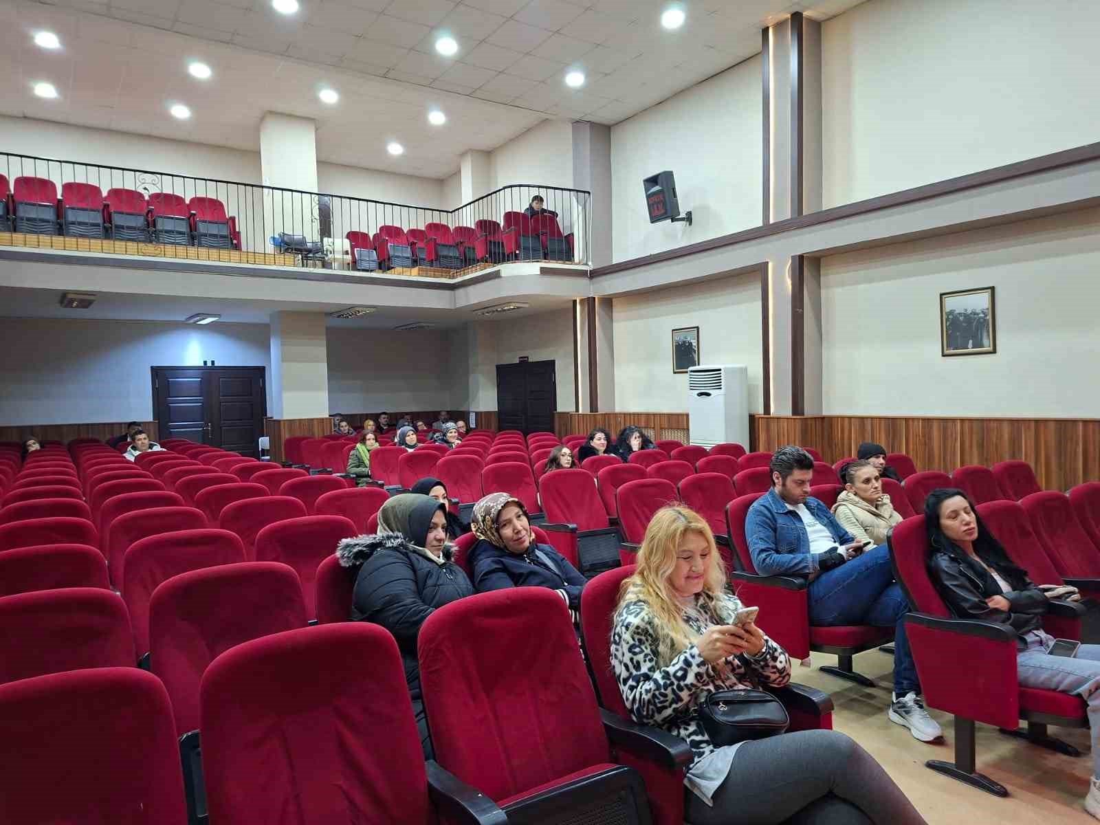 Kurumlarda &ccedil;alışacak 150 kişi &ccedil;ekilen kurayla belirlendi
