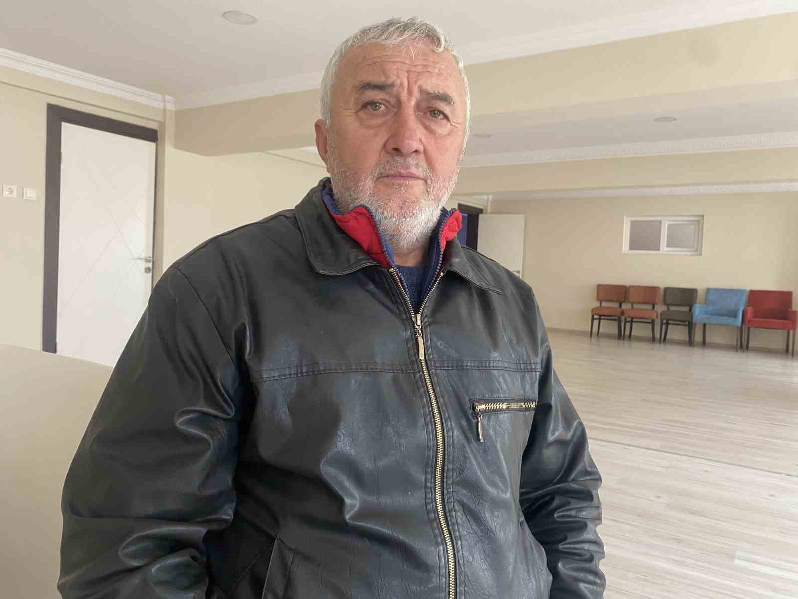 Temizlik iş&ccedil;isinden alkışlanacak hareket
