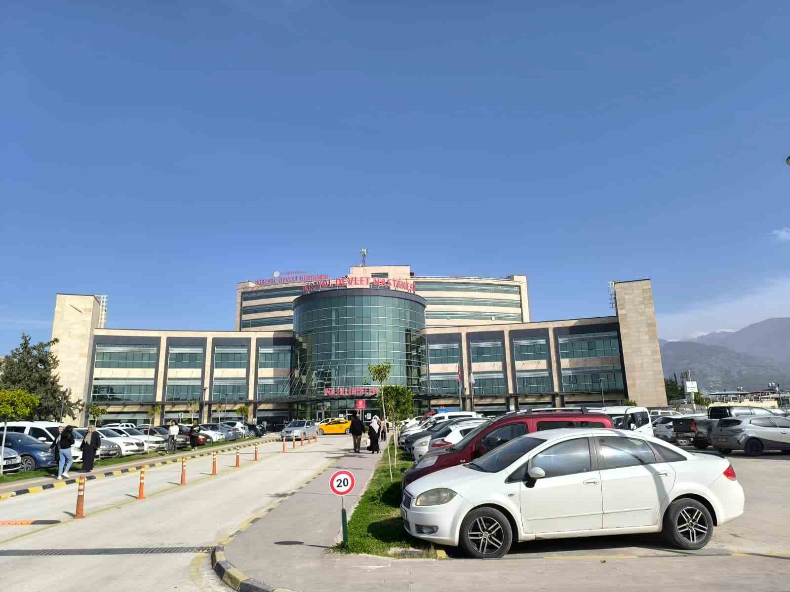 Doktordan habersiz adına bin 327 re&ccedil;ete yazan &rsquo;sahte re&ccedil;ete&rsquo; &ccedil;etesi &ccedil;&ouml;kertildi
