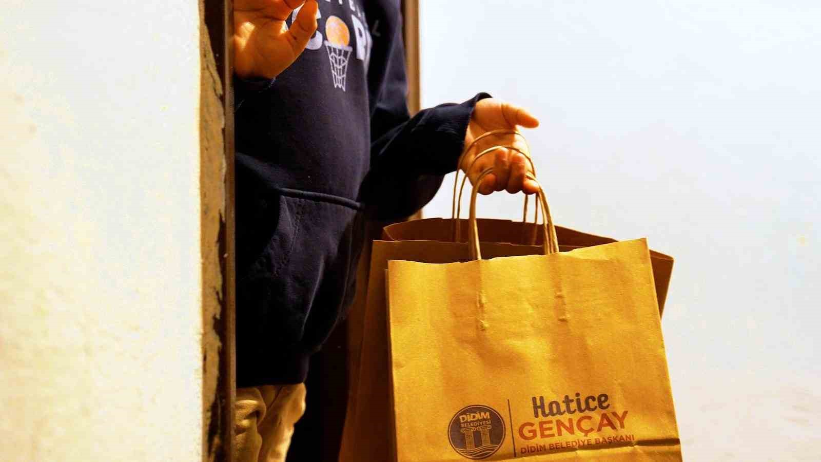 &Ouml;ğrenciler g&uuml;ne Didim Belediyesi&rsquo;nin destek paketiyle başlıyor
