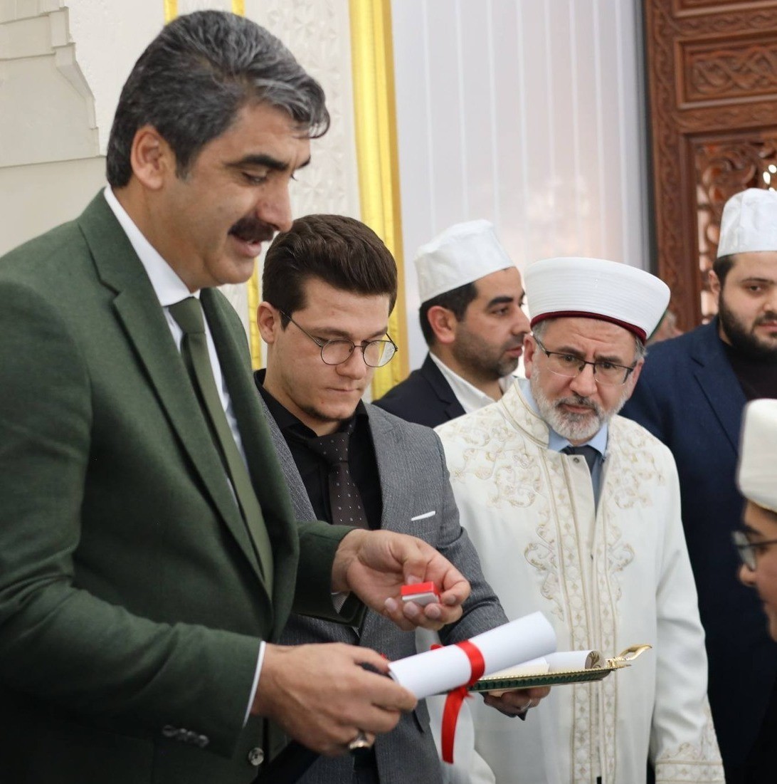 Aşkale&rsquo;de 25 gen&ccedil; hafız icazetini aldı
