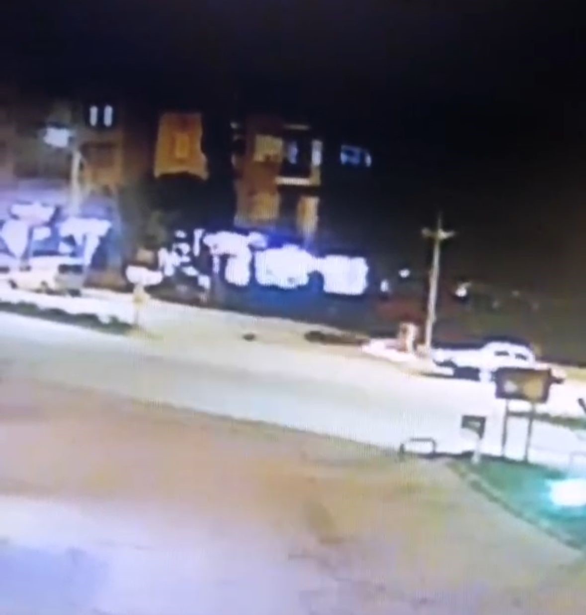 Kavşakta motosiklet ile otomobil &ccedil;arpıştı: 2 yaralı
