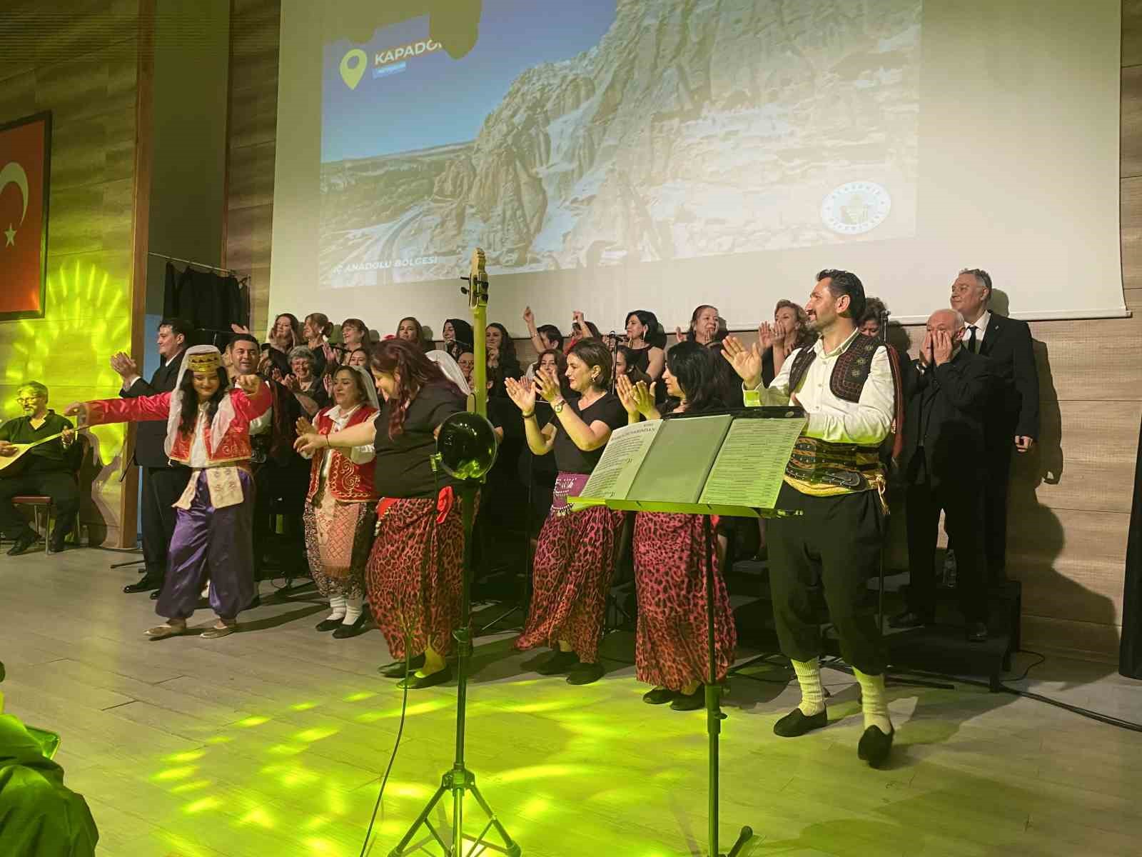 Anadolu&rsquo;nun ezgileri Alaşehir&rsquo;de yankılandı
