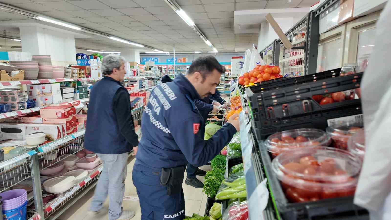 Zabıta ekiplerinden fırın, pazar ve market denetimi