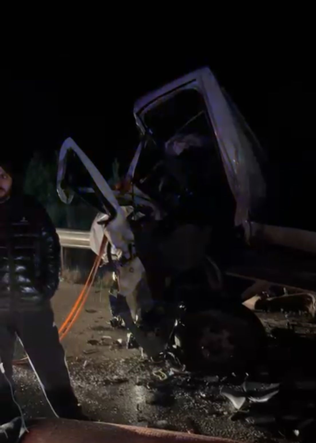 Burdur&rsquo;da kamyonet ile tır &ccedil;arpıştı: 2&rsquo;si ağır 3 yaralı
