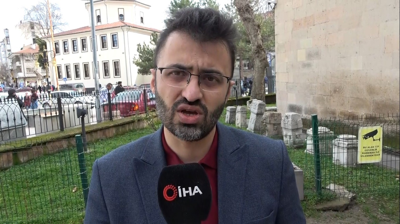 K&uuml;tahya Vakıflar B&ouml;lge M&uuml;d&uuml;r&uuml; &Ccedil;ınar: "Ramazan boyunca 4 ilde iftar sofraları kurulacak"
