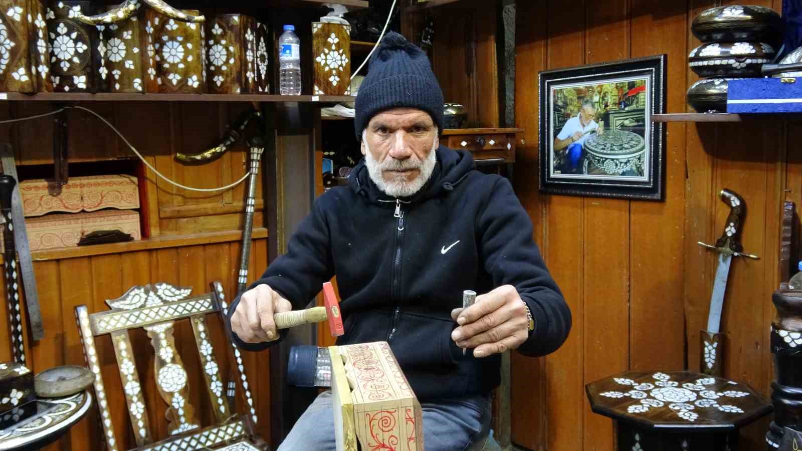 Dayısından &ouml;ğrendiği padişah mesleğini 44 yıldır s&uuml;rd&uuml;r&uuml;yor
