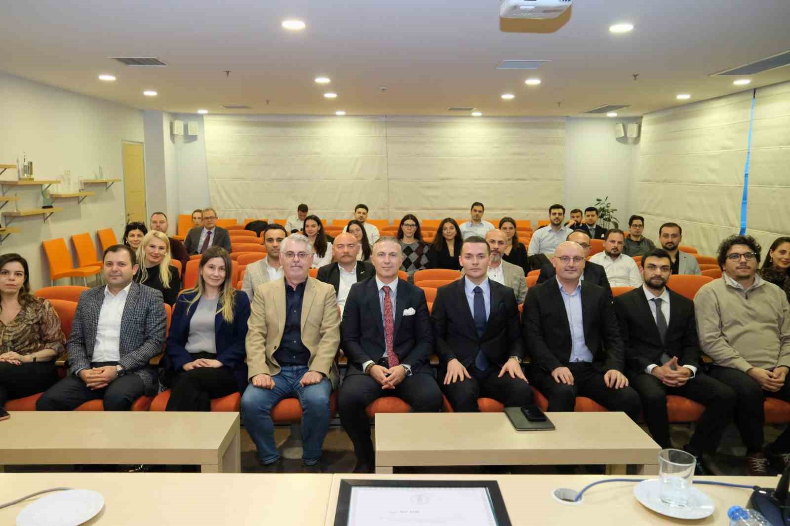 Dijital &ccedil;ağda rekabetin anahtarı: CIO gibi d&uuml;ş&uuml;nmek
