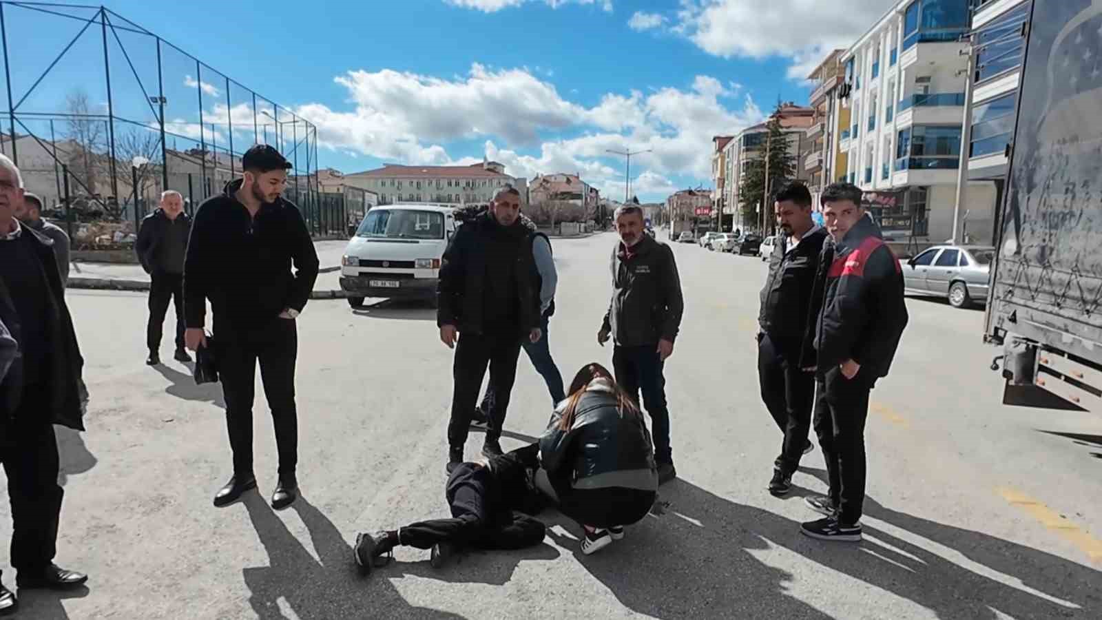 Otomobilin çarptığı 13 yaşındaki çocuk yaralandı