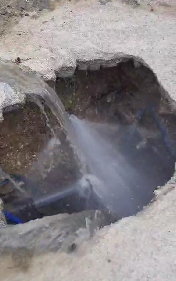 Buldan’da çöken tarihi yol yapılan onarım sonrası tekrar çöktü