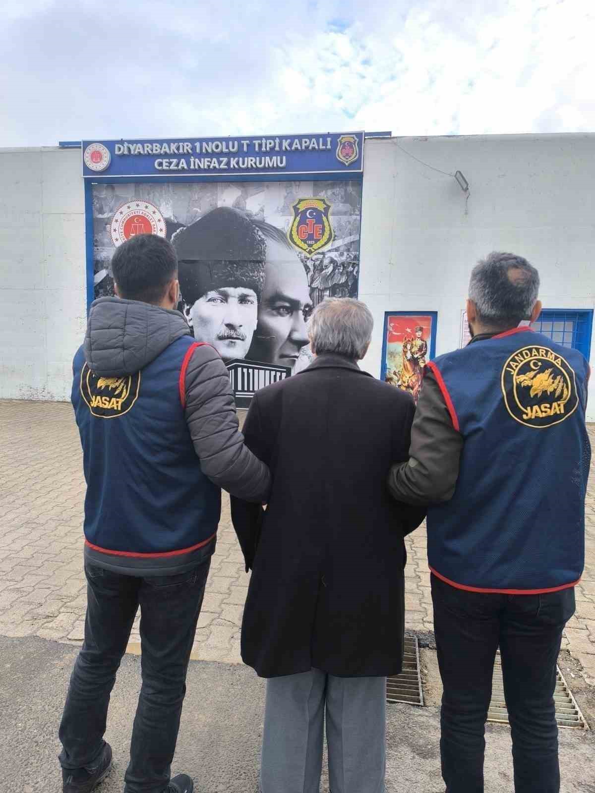 Diyarbakır&rsquo;da haklarında kesinleşmiş hapis cezası bulunan 113 kişi yakalandı
