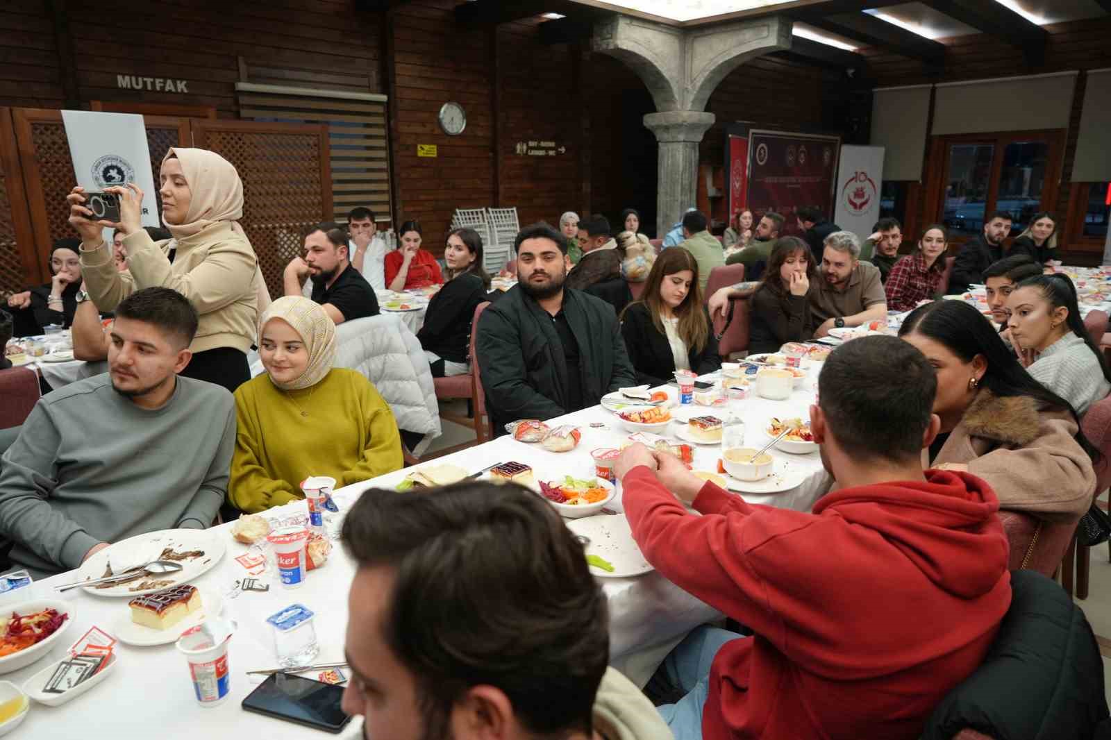 Kaymakam Aydın&rsquo;ın y&uuml;rek ısıtan hikayesi: "Down sendromlu evladımız en b&uuml;y&uuml;k bereketimiz oldu"
