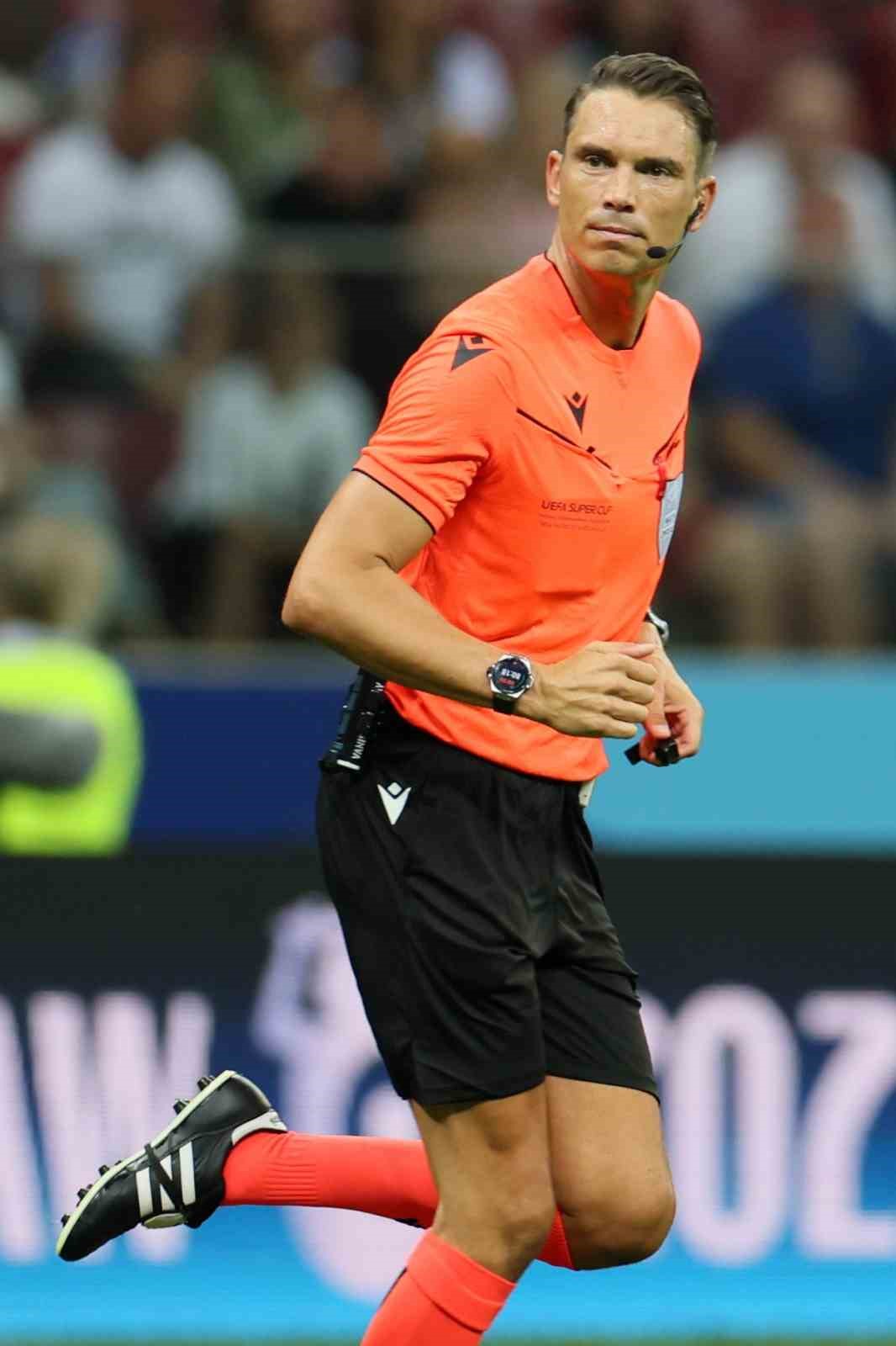 Fenerbah&ccedil;e - Nottingham Forest ma&ccedil;ının hakemi Sandro Scharer oldu
