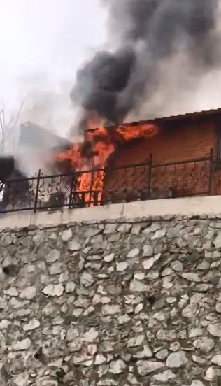 Artvin&rsquo;de taksi durağında &ccedil;ıkan yangın paniğe neden oldu
